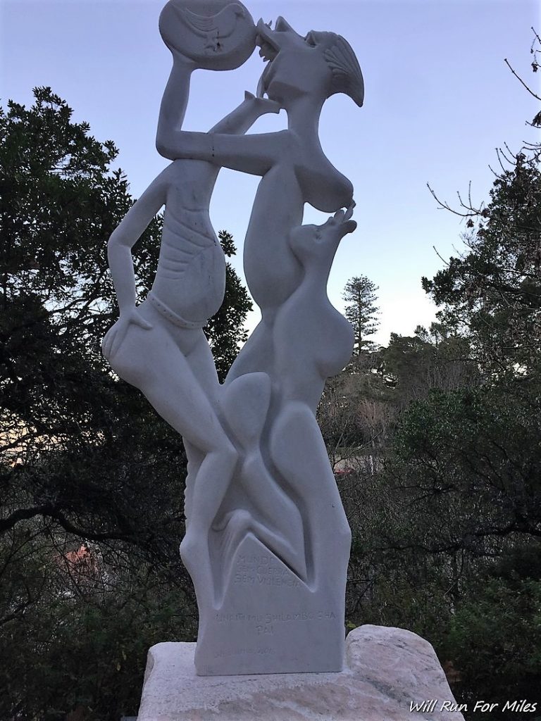 a statue of two people