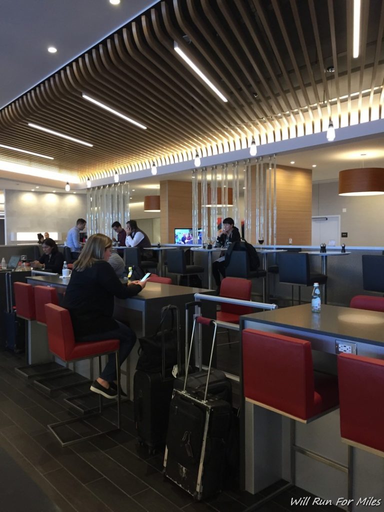 houston airport lounges amex