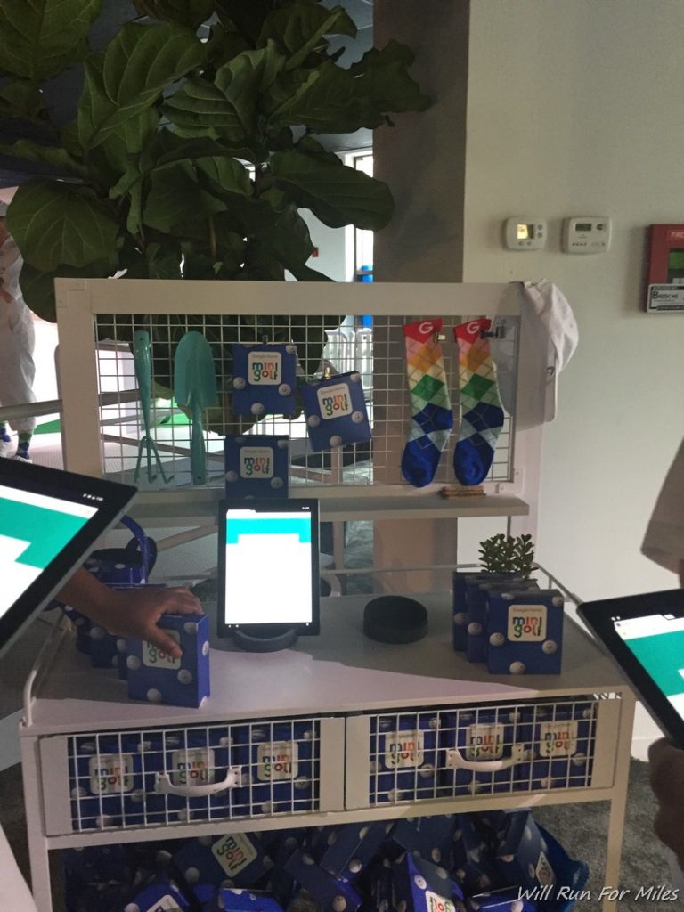 #HeyGoogle! There's A Mini Golf Pop-up in NYC! Free Socks