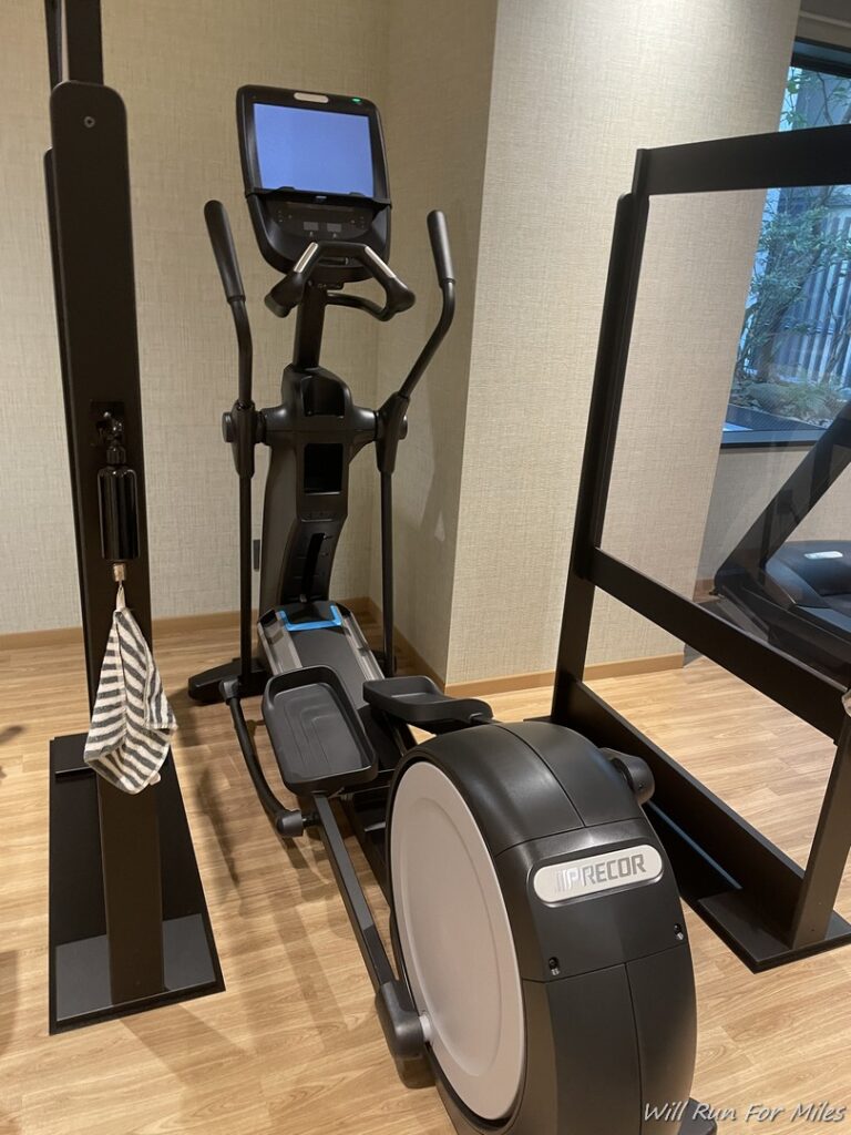 a exercise machine in a room