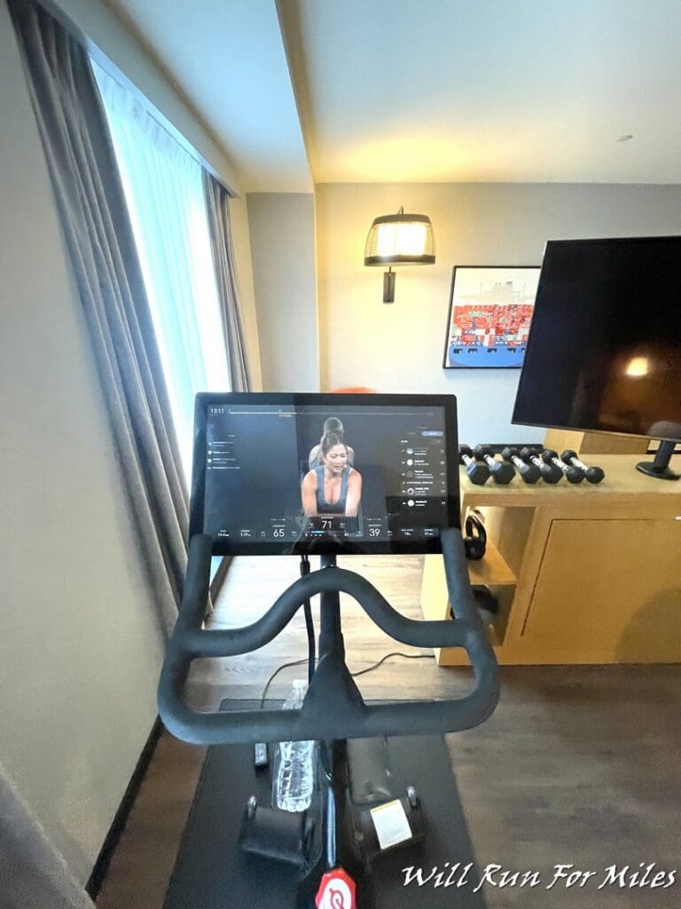 a exercise bike in a room