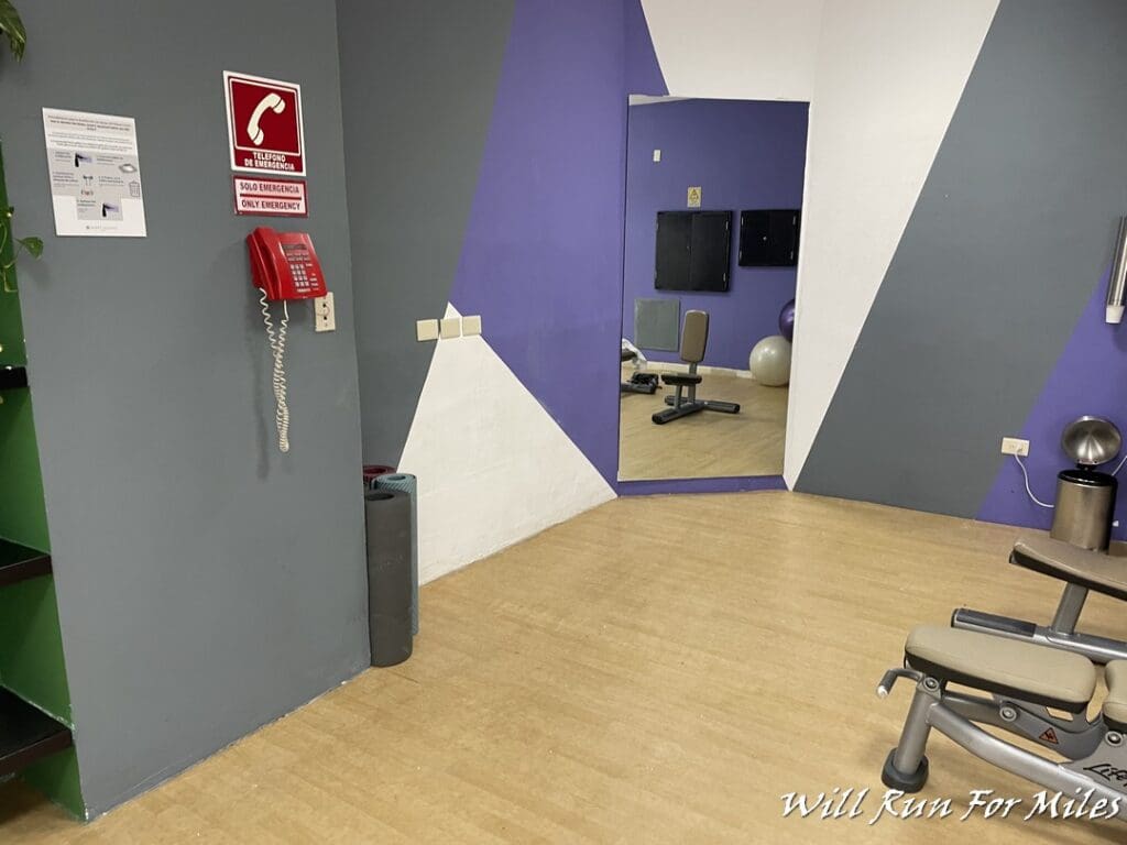 a mirror in a room